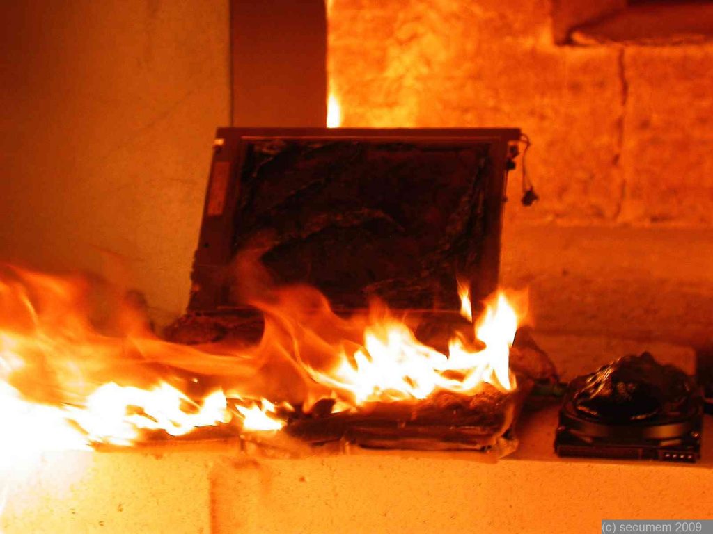 Burned_laptop_secumem_11